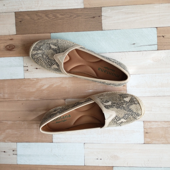 Montana Women's Jute trim, snake embossed slip on - Picture 2 of 9